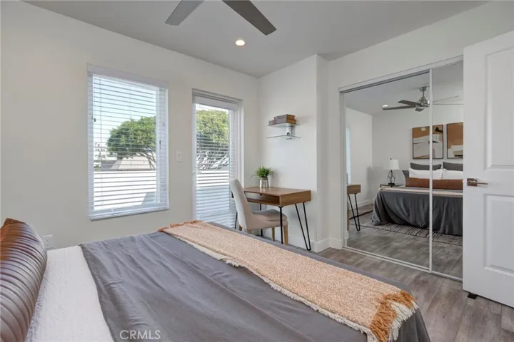 6160 S Pacific Coast Highway, Redondo Beach, California 90277