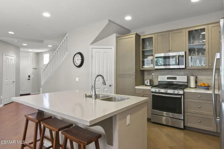 15-web-or-mls-UpMarketMedia184Sta-033