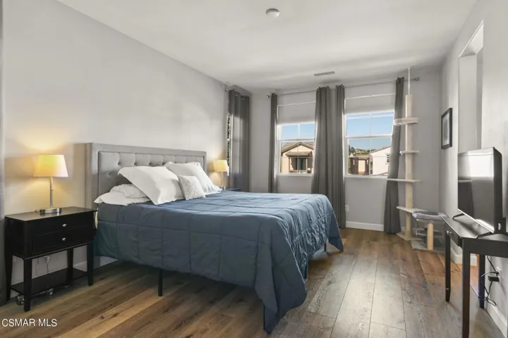 28-web-or-mls-UpMarketMedia184Sta-144