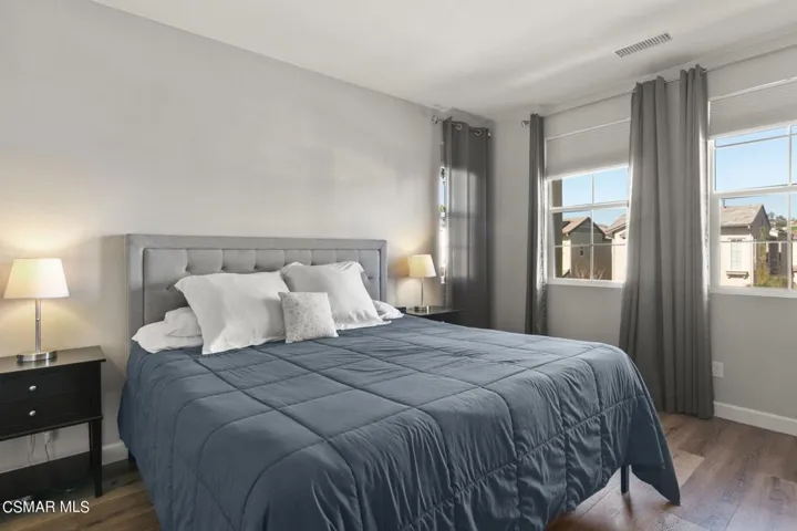 29-web-or-mls-UpMarketMedia184Sta-153