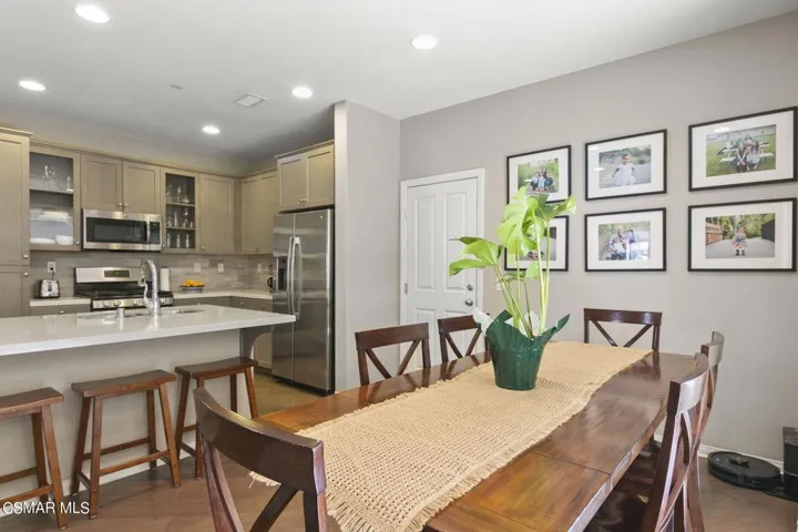 24-web-or-mls-UpMarketMedia184Sta-060