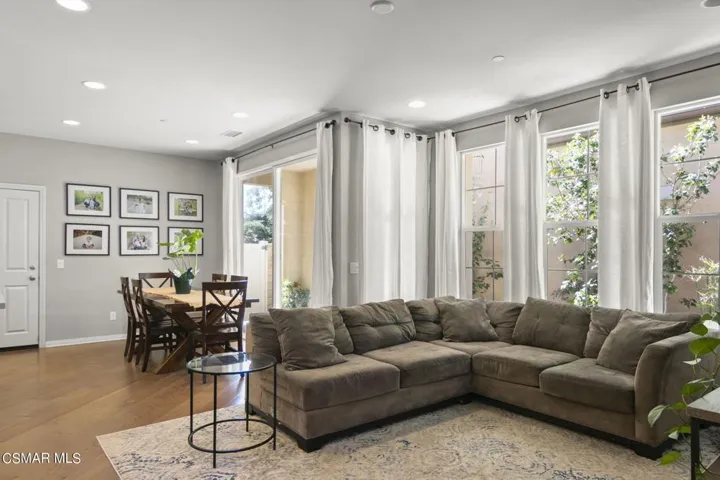 9-web-or-mls-UpMarketMedia184Sta-075