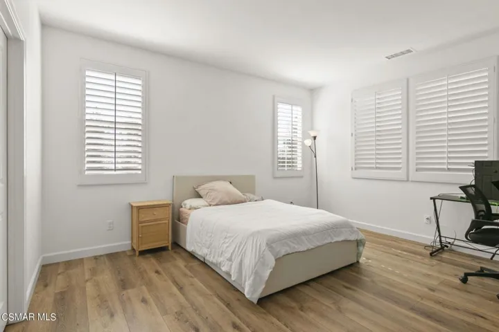 36-web-or-mls-UpMarketMedia184Sta-120