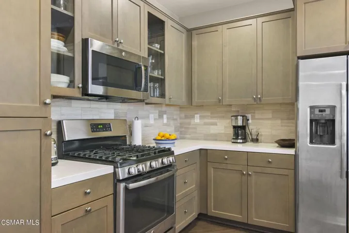 20-web-or-mls-UpMarketMedia184Sta-054