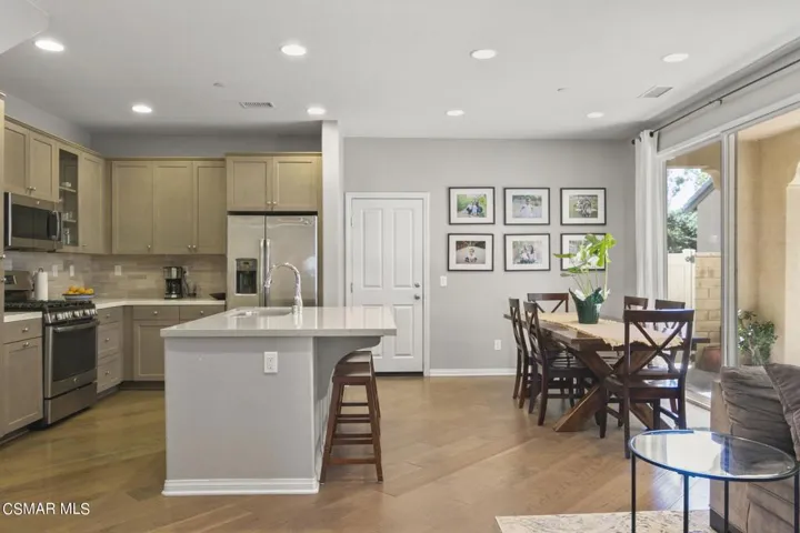 14-web-or-mls-UpMarketMedia184Sta-081