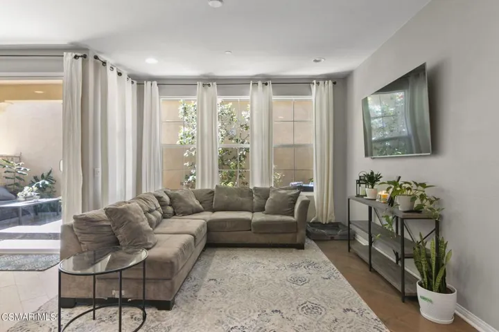 11-web-or-mls-UpMarketMedia184Sta-063