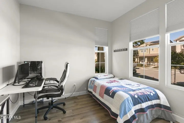 41-web-or-mls-UpMarketMedia184Sta-099