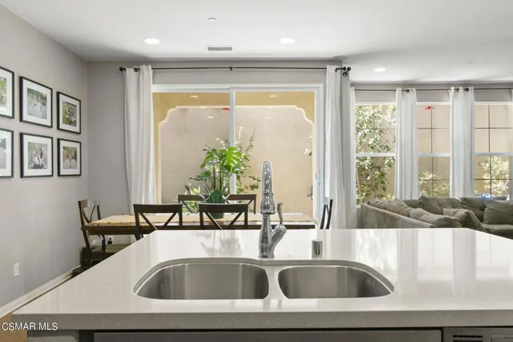 21-web-or-mls-UpMarketMedia184Sta-045