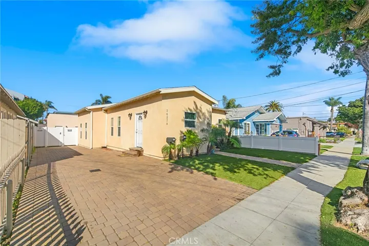 3627 E Vermont Street, Long Beach, California 90814