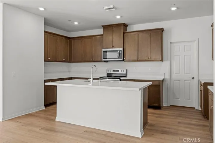 940 Dryden Drive, Lake Elsinore, California 92530