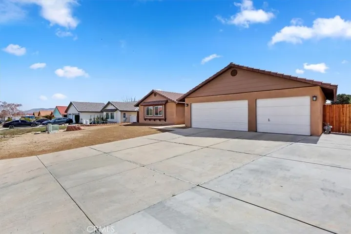 15591 Via Cartagena Street, Hesperia, California 92345