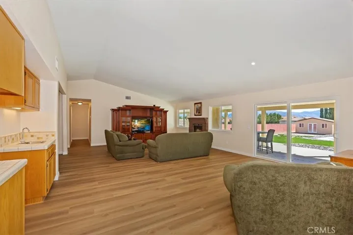 15591 Via Cartagena Street, Hesperia, California 92345