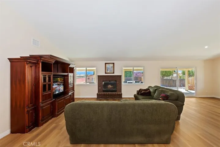 15591 Via Cartagena Street, Hesperia, California 92345