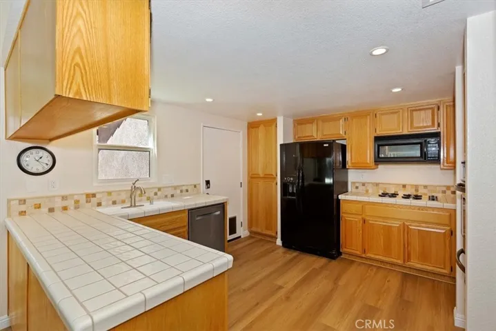 15591 Via Cartagena Street, Hesperia, California 92345