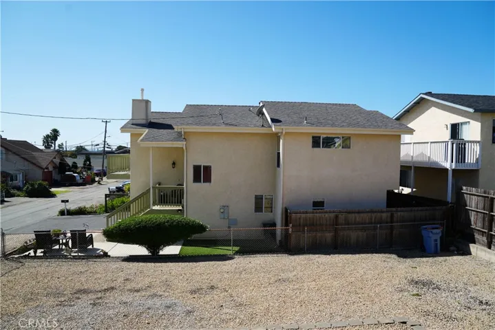Side house view