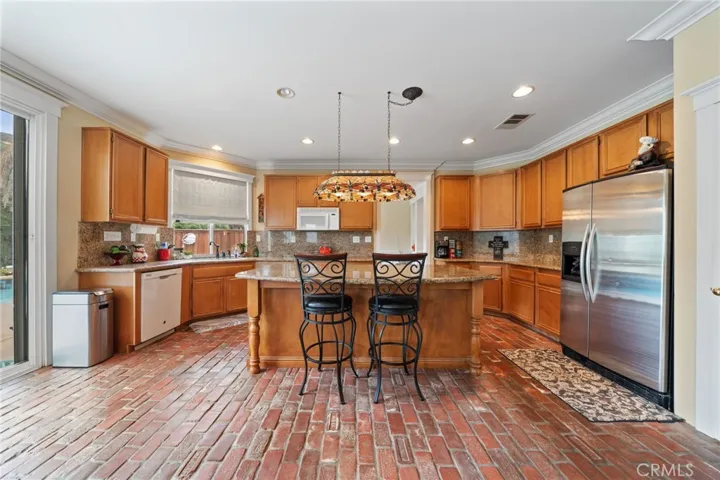 32520 Sprucewood Way, Lake Elsinore, California 92532