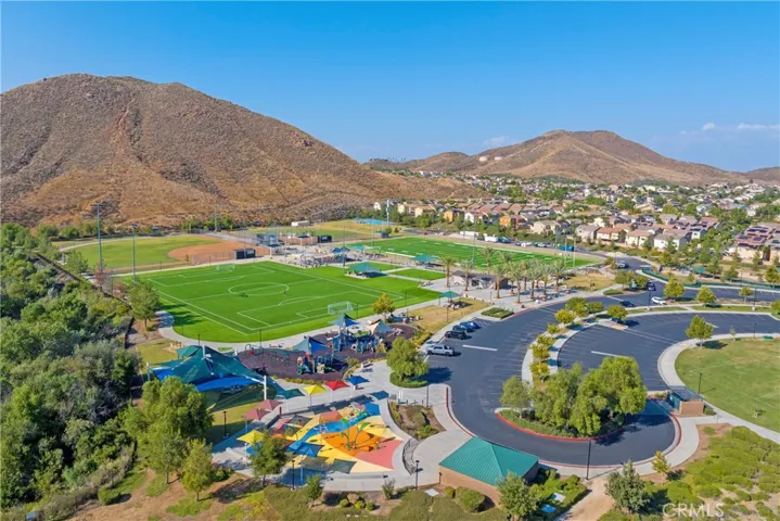 32520 Sprucewood Way, Lake Elsinore, California 92532
