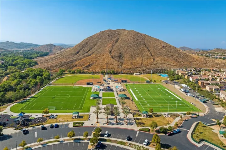 32520 Sprucewood Way, Lake Elsinore, California 92532