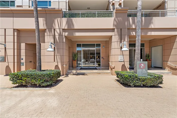 5000 Building​​‌​​​​‌​​‌‌​​‌​​​‌‌​​​‌​​‌‌​​‌‌​​‌‌​​​​ Entrance