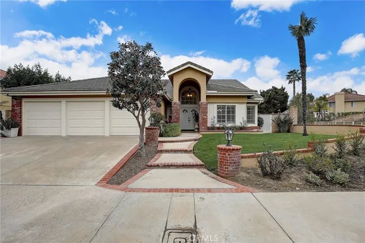 24360 Via Lomas De Yorba E, Yorba Linda, California 92887