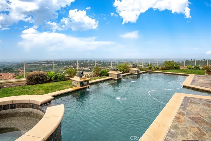 2 Via Rubino, Newport Coast, California 92657