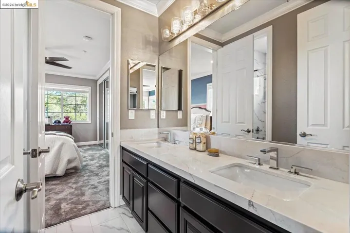 Shared Bathroom Upstairs