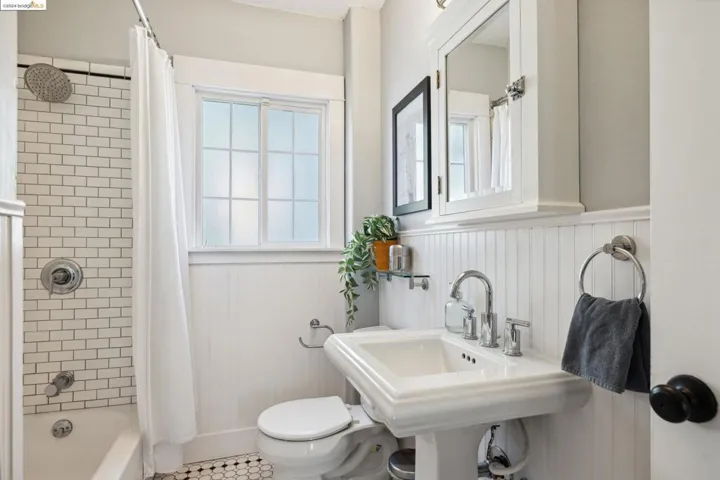 2919 E 29th St, Oakland, California 94601