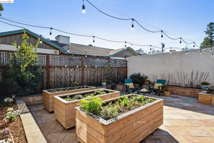 2919 E 29th St, Oakland, California 94601