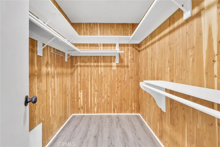 Walk-in closet