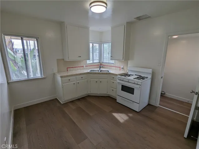 5251 Jillson Street, Commerce, California 90040