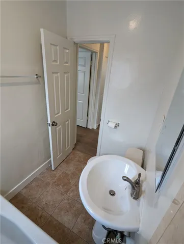 5251 Jillson Street, Commerce, California 90040