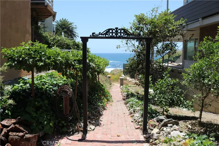 755 Cliff Drive 1/2, Laguna Beach, California 92651