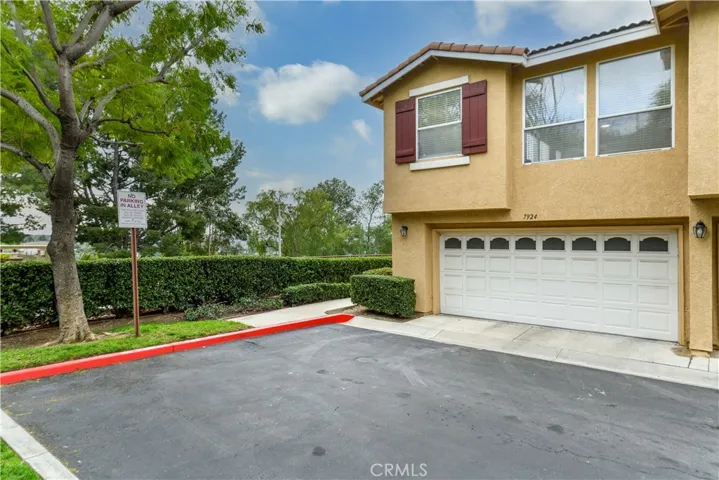 End unit with NO neighbors below and 2 car garage!