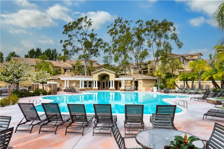 Community Pool/spa and Clubhouse!