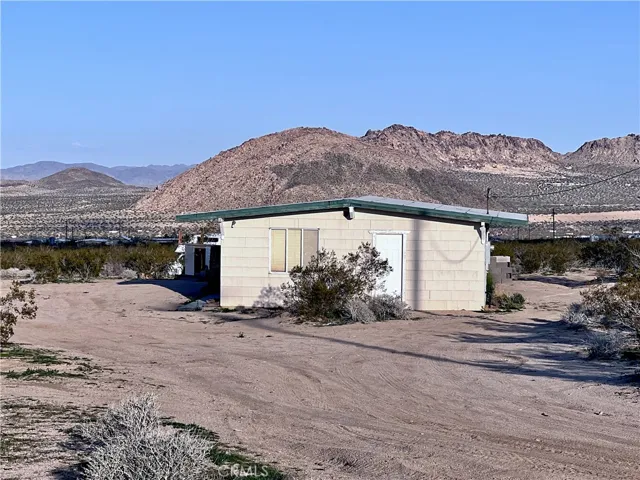 4375 Everett Road, Landers, California 92285
