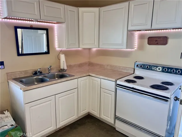4375 Everett Road, Landers, California 92285