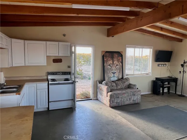 4375 Everett Road, Landers, California 92285