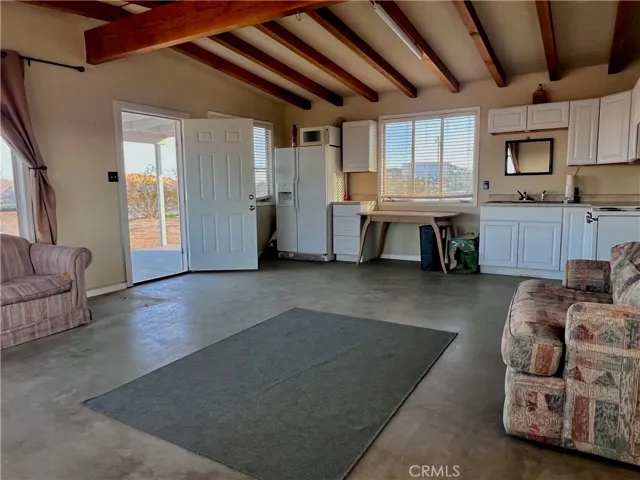 4375 Everett Road, Landers, California 92285