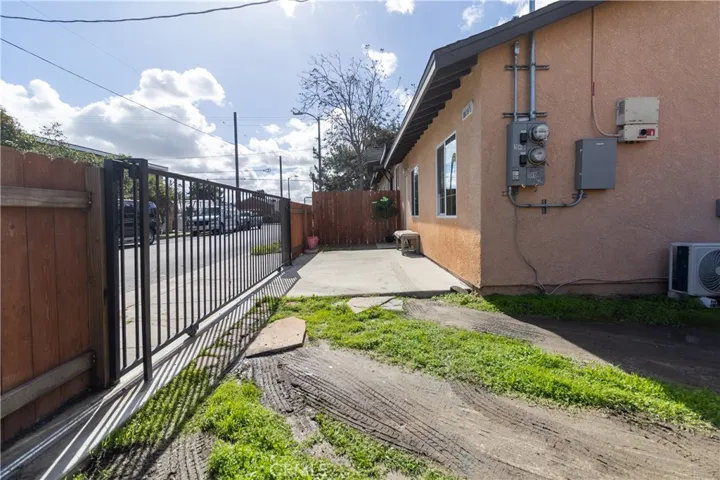 10419 Lou Dillon Avenue, Los Angeles, California 90002