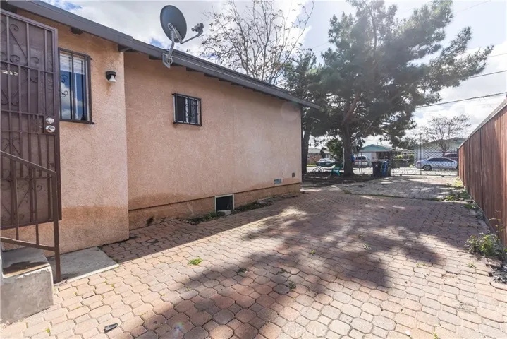 10419 Lou Dillon Avenue, Los Angeles, California 90002