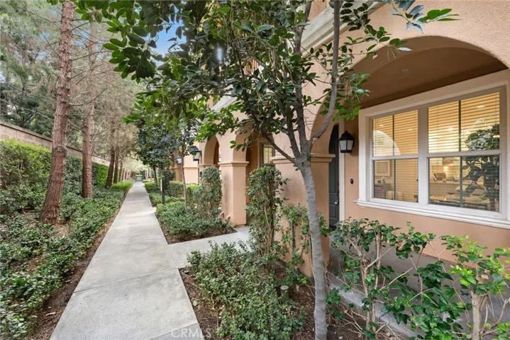 70 Kempton, Irvine, California 92620