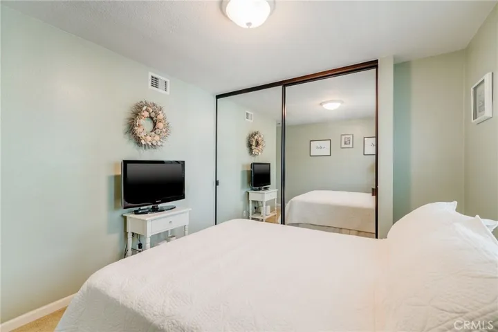 1 Shadowleaf 35, Irvine, California 92614