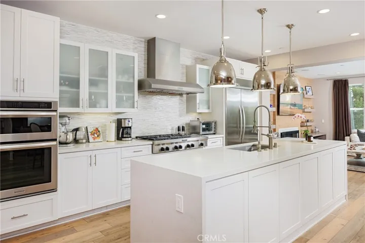 Contemporary kitchen with Quartz counters