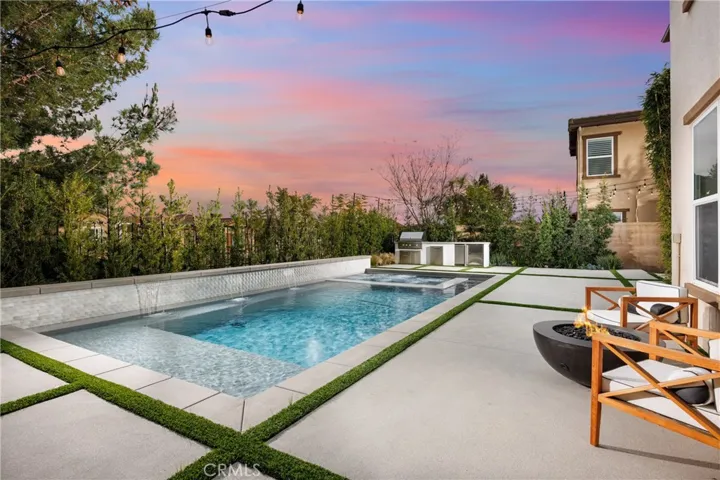Stunning backyard pool design