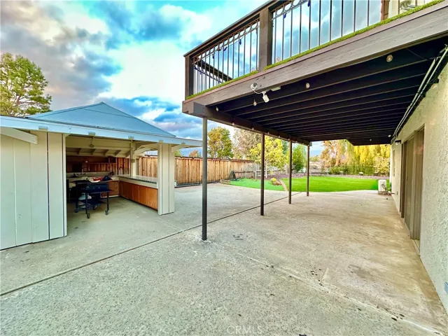 Main Floor Patio/Yard/Covered Patio