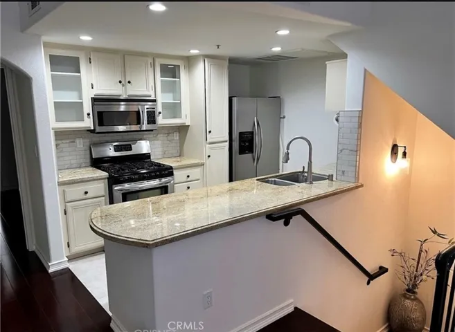 5240 Premiere Hills Circle 106, Woodland Hills, California 91364