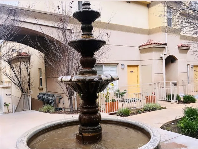 5240 Premiere Hills Circle 106, Woodland Hills, California 91364