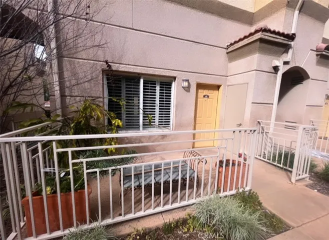 5240 Premiere Hills Circle 106, Woodland Hills, California 91364