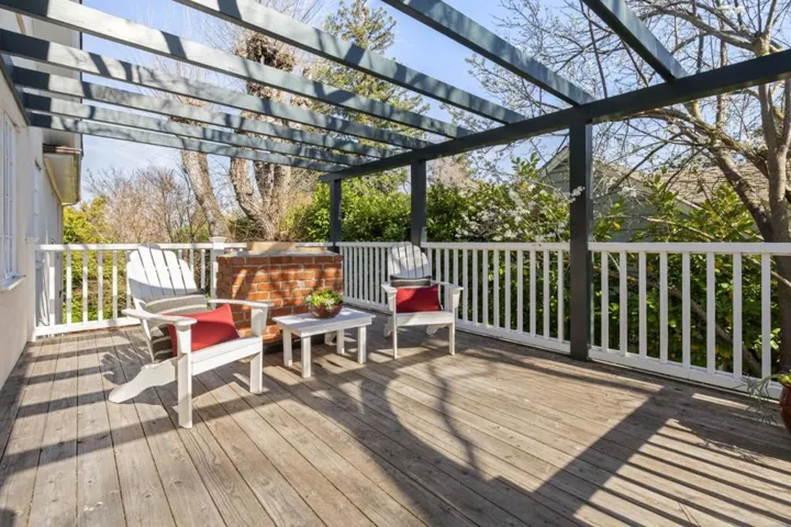 2465 South Court, Palo Alto, California 94301