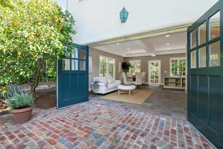 2465 South Court, Palo Alto, California 94301